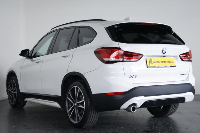 BMW X1 sDrive18i High Executive / LED / Navi / Cam / Trekhaak
