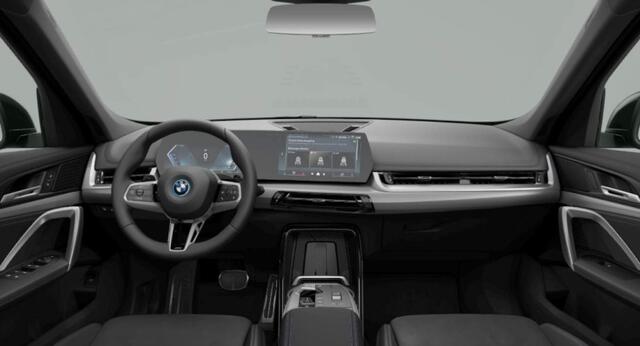 BMW X1 xDrive25e M Sport - Sportstoelen - Elektrisch verwarmde stoelen - Driving Assistant Plus - Automatisch dimmende binnen/buitenspiegel - Comfort Access - Grootlichtassistent - Dashboard Luxury - M Sportstuurwiel -