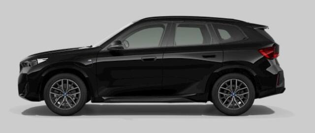 BMW X1 xDrive25e M Sport - Sportstoelen - Elektrisch verwarmde stoelen - Driving Assistant Plus - Automatisch dimmende binnen/buitenspiegel - Comfort Access - Grootlichtassistent - Dashboard Luxury - M Sportstuurwiel -
