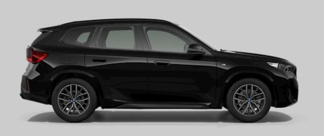 BMW X1 xDrive25e M Sport - Sportstoelen - Elektrisch verwarmde stoelen - Driving Assistant Plus - Automatisch dimmende binnen/buitenspiegel - Comfort Access - Grootlichtassistent - Dashboard Luxury - M Sportstuurwiel -