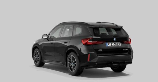 BMW X1 xDrive25e M Sport - Driving Assistant Plus - Elektrisch verwarmde voorstoelen - Sportstoelen - Automatisch dimmende binnen/buitenspiegel - Comfort acces - Grootlichtassistent - Dashboard Luxury - M Sportstuurwiel -