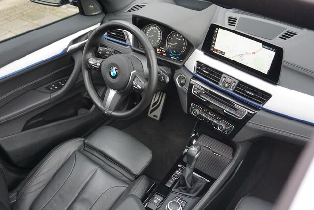 BMW X1 xDrive25e High Executive | M pakket | PANO | H&K | Trekhaak