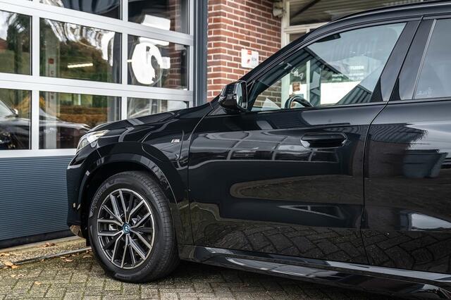 BMW X1 xDrive25e M Sport | Shadow | Driving Ass. Plus | Camera | Adapt. Led | Stoelverwarming | 18 Inch |