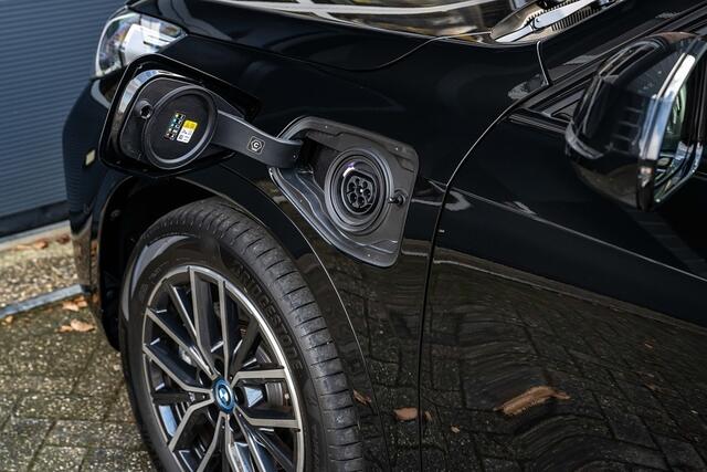 BMW X1 xDrive25e M Sport | Shadow | Driving Ass. Plus | Camera | Adapt. Led | Stoelverwarming | 18 Inch |
