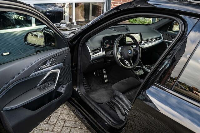 BMW X1 xDrive25e M Sport | Shadow | Driving Ass. Plus | Camera | Adapt. Led | Stoelverwarming | 18 Inch |