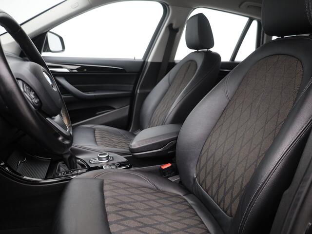 BMW X1 xDrive25e | CAMERA | STOELVERWARMING | NAVIGATIE