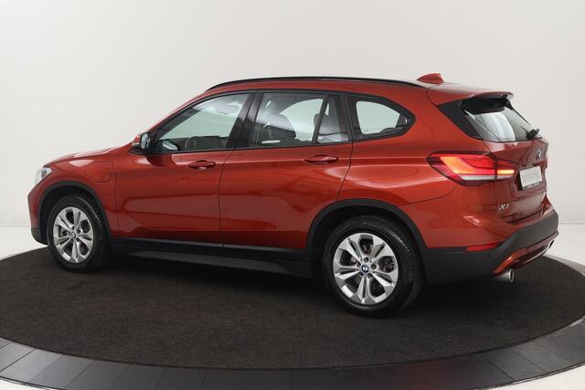 BMW X1 xDrive25e Advantage | Head-Up | Stoelverwarming | Sportstoelen | Camera | Full LED | DAB | Navigatie | Climate control | PDC | Cruise control