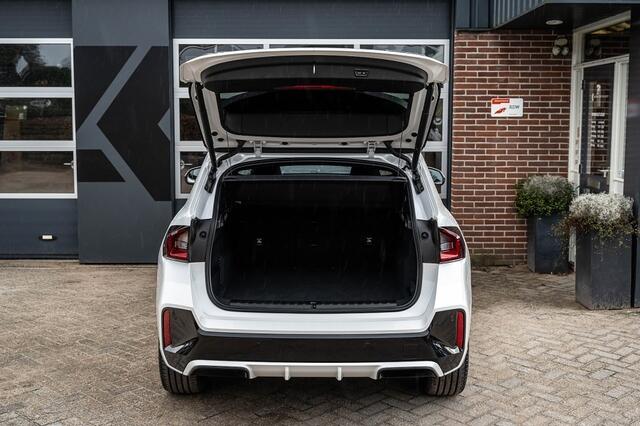 BMW X1 xDrive25e M Sport | Shadow | Driving Ass. Plus | Camera | Adapt. Led | Stoelverwarming | 18 Inch |