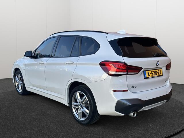 BMW X1 sDrive18i M-Sport Automaat Half leder Panorama schuifdak