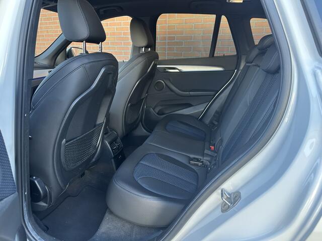 BMW X1 sDrive18i M-Sport Automaat Half leder Panorama schuifdak