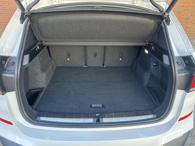 BMW X1 sDrive18i M-Sport Automaat Half leder Panorama schuifdak