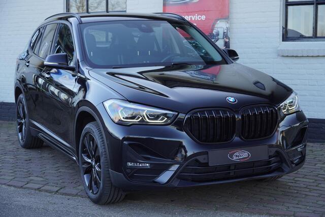 BMW X1 sDrive18i Executive Edition Sport line Elek klep Navi LED Shadow Black
