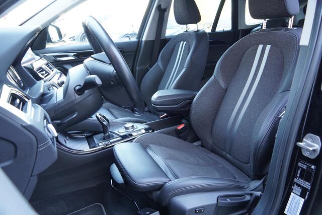 BMW X1 sDrive18i Executive Edition Sport line Elek klep Navi LED Shadow Black