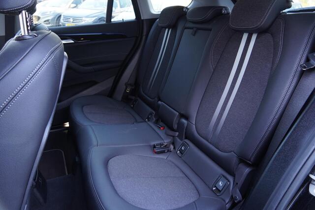 BMW X1 sDrive18i Executive Edition Sport line Elek klep Navi LED Shadow Black