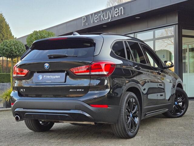 BMW X1 XDRIVE25E SPORTLINE I SPORTSTOELEN LEDER I PANORAMA I NAVIGATIE