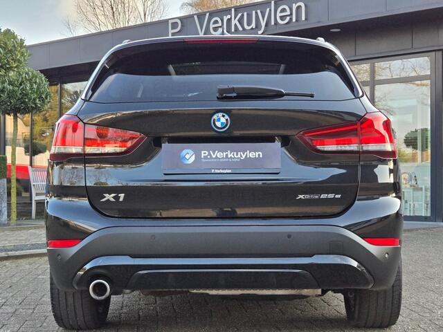 BMW X1 XDRIVE25E SPORTLINE I SPORTSTOELEN LEDER I PANORAMA I NAVIGATIE