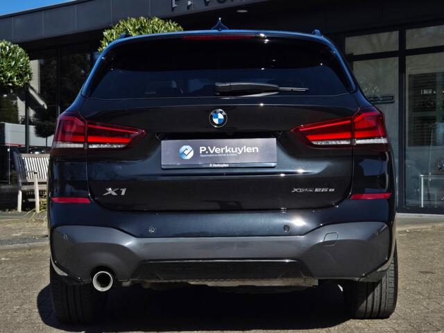 BMW X1 XDRIVE25E M SPORT I 18 INCH I SPORTSTOELEN LEDER I CAMERA I
