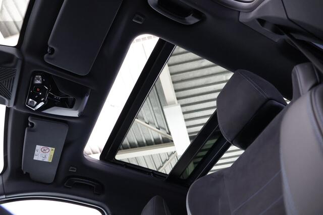 BMW X1 xDrive30e M-Sport / Opendak / Harmankardon / HUD / Pilot assist