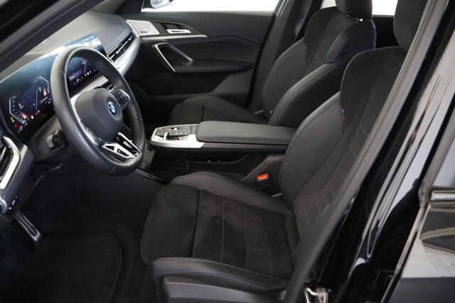 BMW X1 xDrive30e M-Sport / Opendak / Harmankardon / HUD / Pilot assist