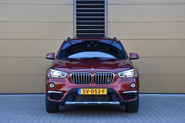 BMW X1 xDrive20i Orange Edition * X line * Trekhaak * Panorama dak * LED * HIFI * Stoelverwarming *