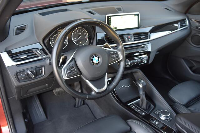 BMW X1 xDrive20i Orange Edition * X line * Trekhaak * Panorama dak * LED * HIFI * Stoelverwarming *