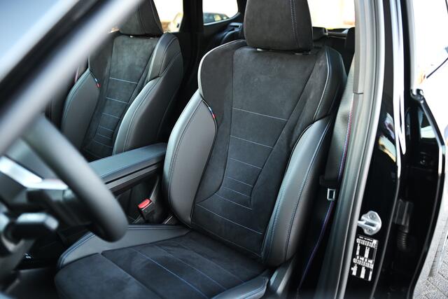 BMW X1 sDrive20i High Executive M Sport Automaat / Trekhaak / Sportstoelen / Adaptieve LED / M Adaptief onderstel / Comfort Access / Parking Assistant Plus