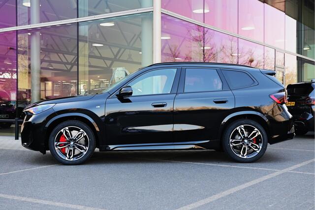 BMW X1 sDrive20i High Executive M Sport Automaat / Trekhaak / Sportstoelen / Adaptieve LED / M Adaptief onderstel / Comfort Access / Parking Assistant Plus