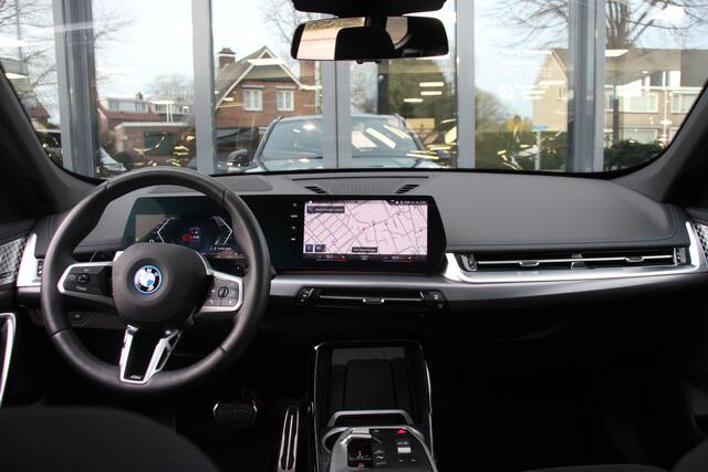 BMW X1 xDrive30e M-Sportpakket FullOptions Shadowline/InnovationPack/TravelPack/HarmanKardon/Headup/Panoramadak/19inch