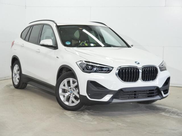 BMW X1 xDrive25e | Camera | Stoelverwarming | Privacy Glass | Trekhaak | Led
