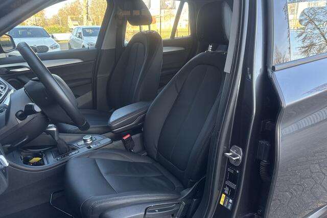 BMW X1 xDrive25e Advantage | Leder | 19" LM Velgen | Navi | Apple Carplay | PDC V&A | LED