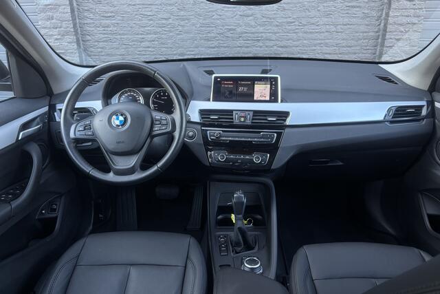 BMW X1 xDrive25e Advantage | Leder | 19" LM Velgen | Navi | Apple Carplay | PDC V&A | LED