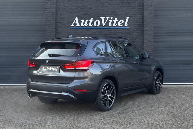 BMW X1 xDrive25e Advantage | Leder | 19" LM Velgen | Navi | Apple Carplay | PDC V&A | LED