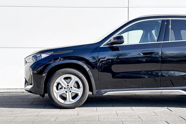 BMW X1 sDrive18i X Line | Premium Pack | Trekhaak | Panoramadak |