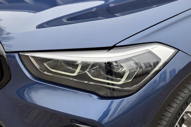BMW X1 xDrive25e Sport Line | Panodak | Head-up | Camera | PDC V&A | Sportstoelen | Sportstuur