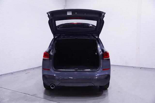 BMW X1 sDrive18i Executive M Sport HUD Led koplampen NAP Shadowline Rijklaar!