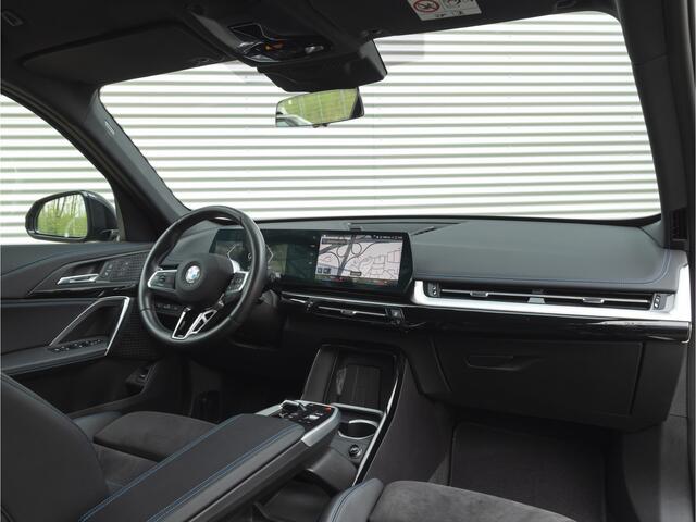BMW X1 sDrive18i M-Sport - Trekhaak - Memoryzetel - 19 inch - Shadow Line
