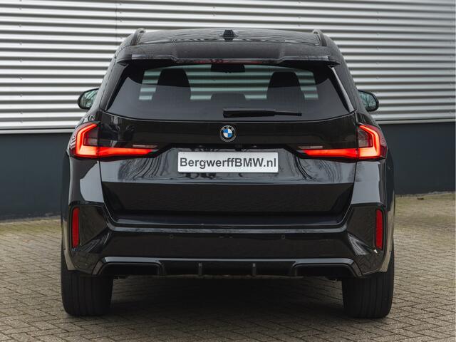 BMW X1 sDrive18i M-Sport - Trekhaak - Memoryzetel - 19 inch - Shadow Line