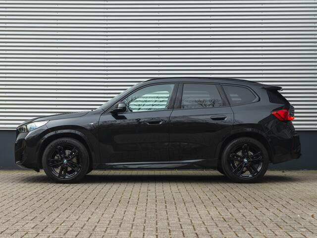 BMW X1 sDrive18i M-Sport - Trekhaak - Memoryzetel - 19 inch - Shadow Line