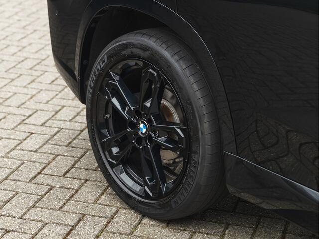 BMW X1 sDrive18i M-Sport - Trekhaak - Memoryzetel - 19 inch - Shadow Line