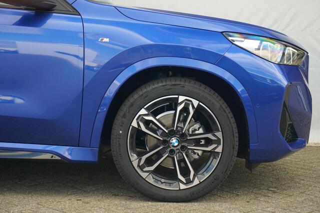 BMW X1 sDrive18i M Sport / Innovation / Travel Pack / Trekhaak/ Driving Assistant Professional / Elektrische Stoelen