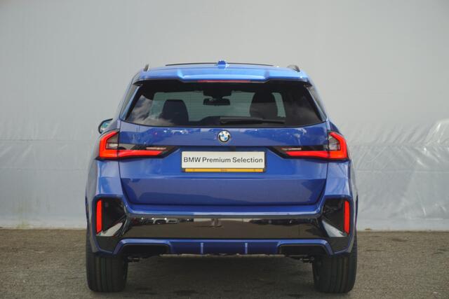 BMW X1 sDrive18i M Sport / Innovation / Travel Pack / Trekhaak/ Driving Assistant Professional / Elektrische Stoelen