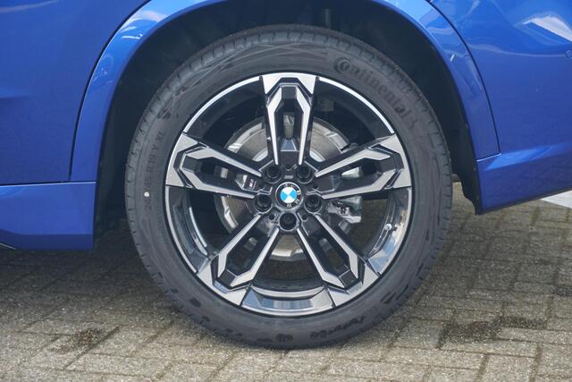 BMW X1 sDrive18i M Sport / Innovation / Travel Pack / Trekhaak/ Driving Assistant Professional / Elektrische Stoelen