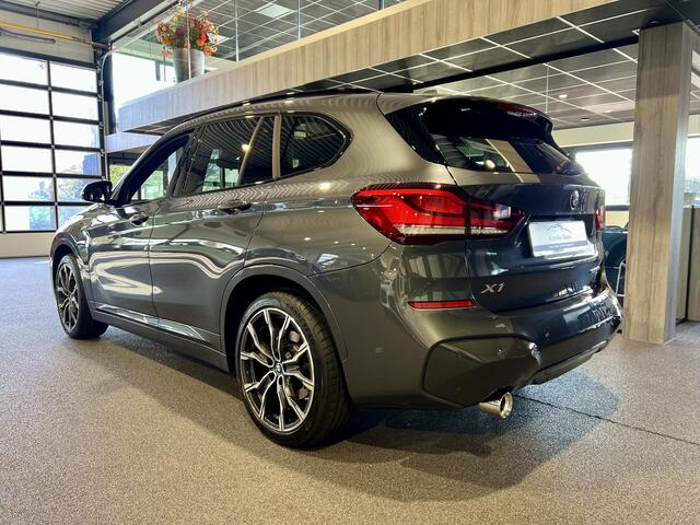 BMW X1 xDrive25e High Executive M-Sport | 19" | Panorama | HUD | Camera | Trekhaak | Stuurverwarming
