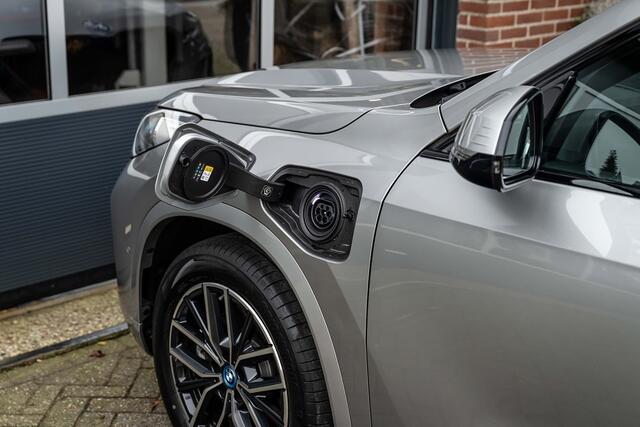 BMW X1 25e xDrive M Sport xDrive25e M Sport | Shadow | Driving Ass. Plus | Camera | Adapt. Led | Stoelverwarming | 18 Inch |