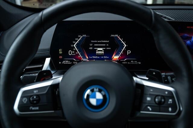 BMW X1 25e xDrive M Sport xDrive25e M Sport | Shadow | Driving Ass. Plus | Camera | Adapt. Led | Stoelverwarming | 18 Inch |