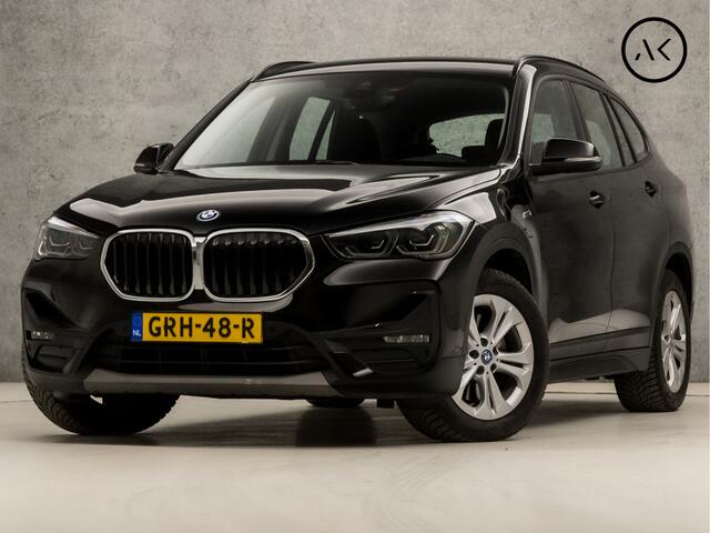 BMW X1 xDrive25e Sportline Automaat (GROOT NAVI, CLIMATE, ALCANTARA, ELEK ACHTERKLEP, SPORTSTOELEN, PARKEERSENSOREN, LED KOPLAMPEN, DAB+, NIEUWSTAAT)
