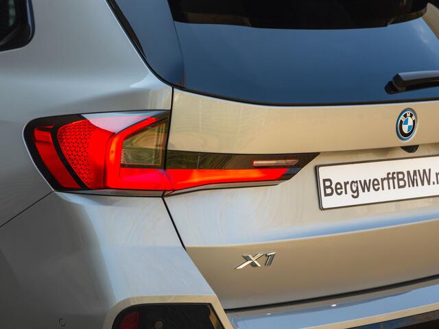 BMW X1 xDrive30e M-Sport - Pano - Driving Ass Prof - Trekhaak - Head-Up