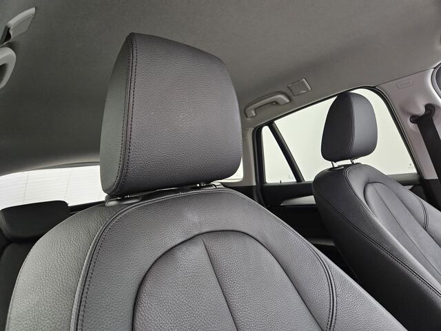 BMW X1 xDrive25e Plug In Hybrid 220pk PHEV | Adaptive Cruise | Camera | M Sportstuur | Lederen Bekleding | Apple Carplay | Navi Pro | 18"L.M | Sfeerverlichting |