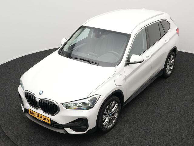 BMW X1 xDrive25e Plug In Hybrid 220pk PHEV | Adaptive Cruise | Camera | M Sportstuur | Lederen Bekleding | Apple Carplay | Navi Pro | 18"L.M | Sfeerverlichting |