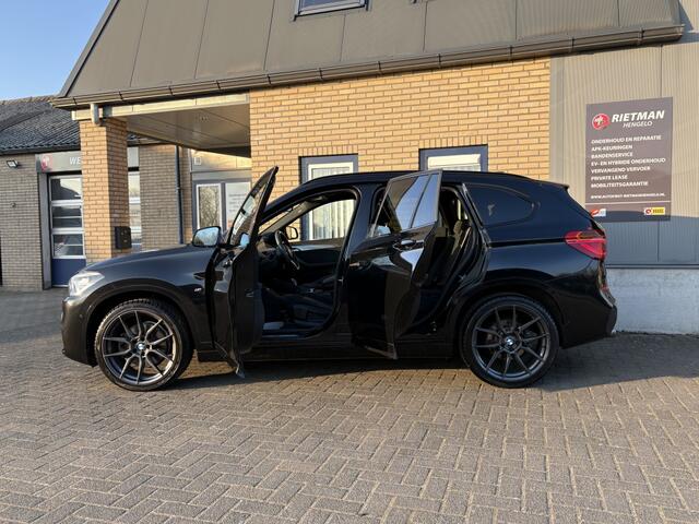 BMW X1 sDrive20i High Exec. PANO-M PAKET- ALCANTARA STOELEN